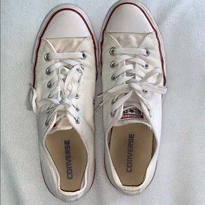 Low top white converse women’s 10, men’s 8.